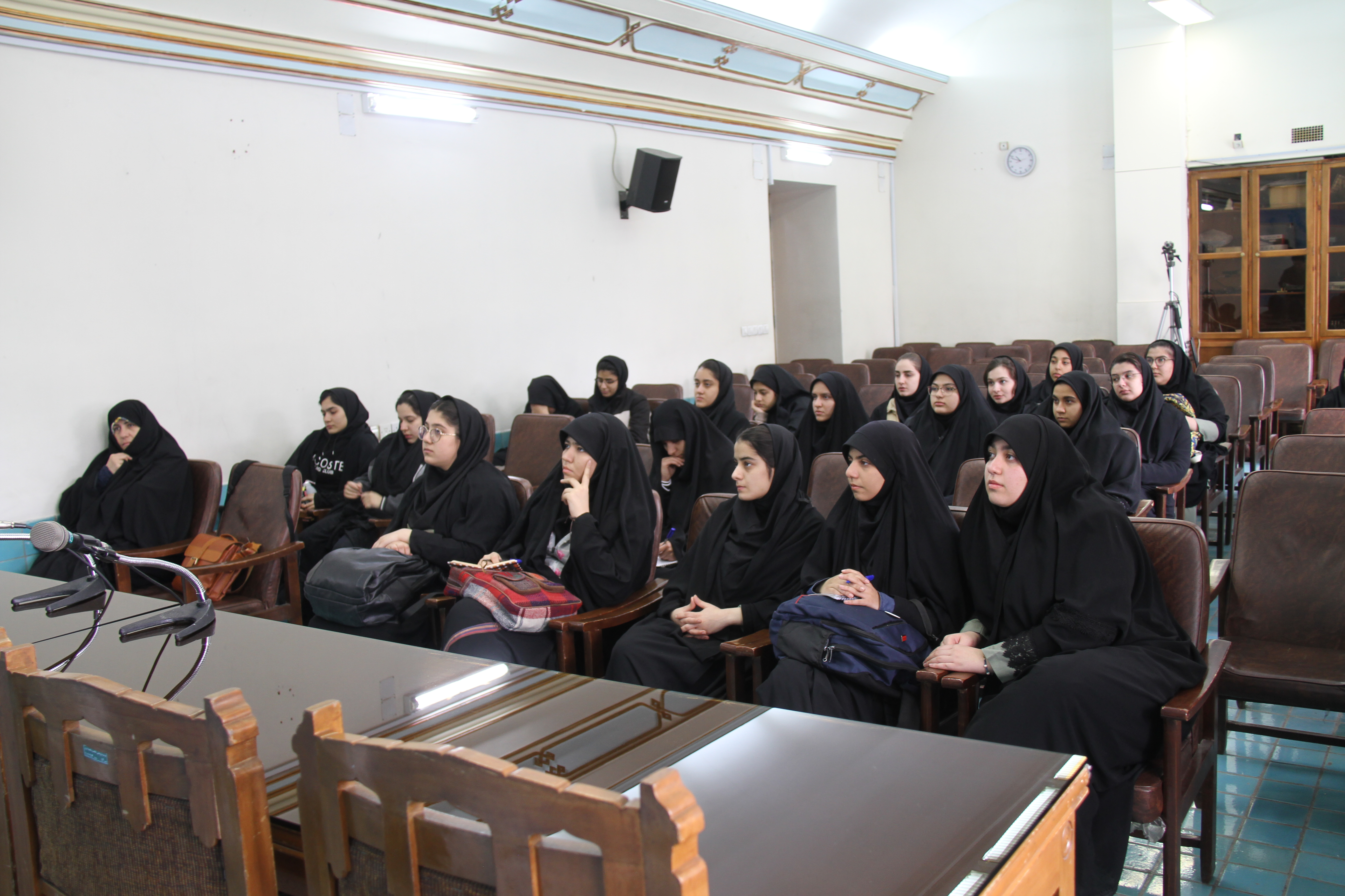 دانش آموزان