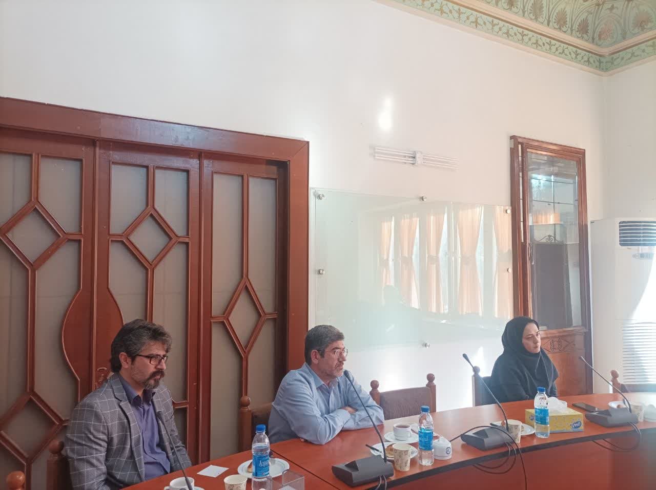 نشست با گروه منطق